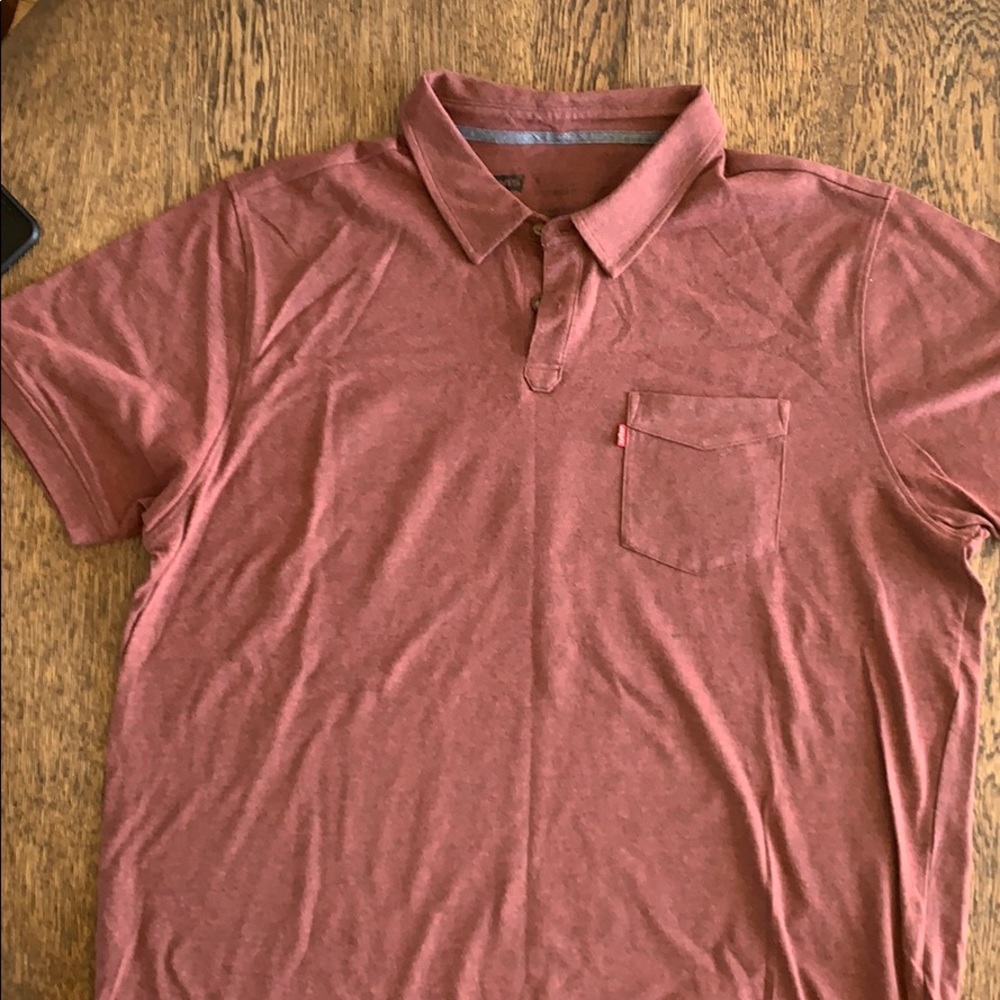 Levi’s polo